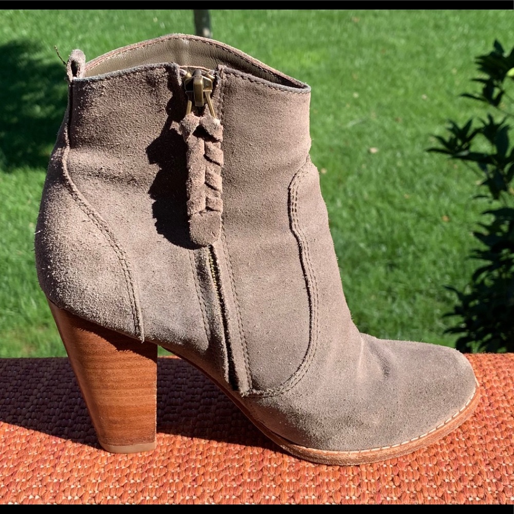 Joie Dalton Booties/Cement Sz 6.5 & Dust Bag